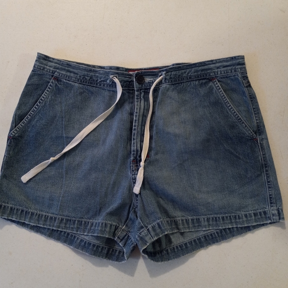 Shorts - Picture 3 of 3